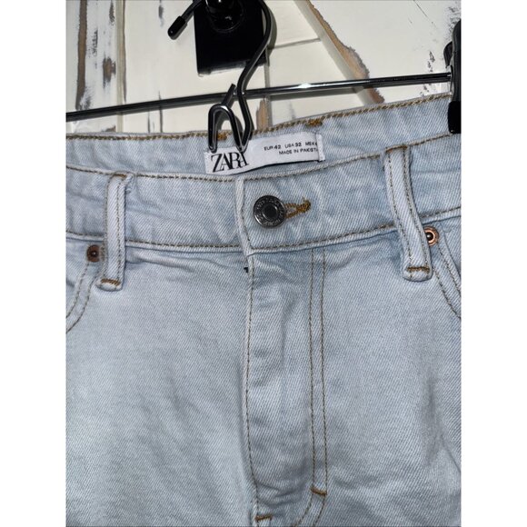 Zara Denim Shorts Womens 12 /32 Light Wash Distressed Raw Hem Frayed Cutoffs - Picture 5 of 9